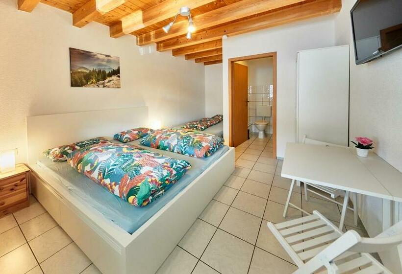 Четырехместный Номер Классик, Gästehaus Viktoriya Nur Wenige Minuten Zum Europa Park