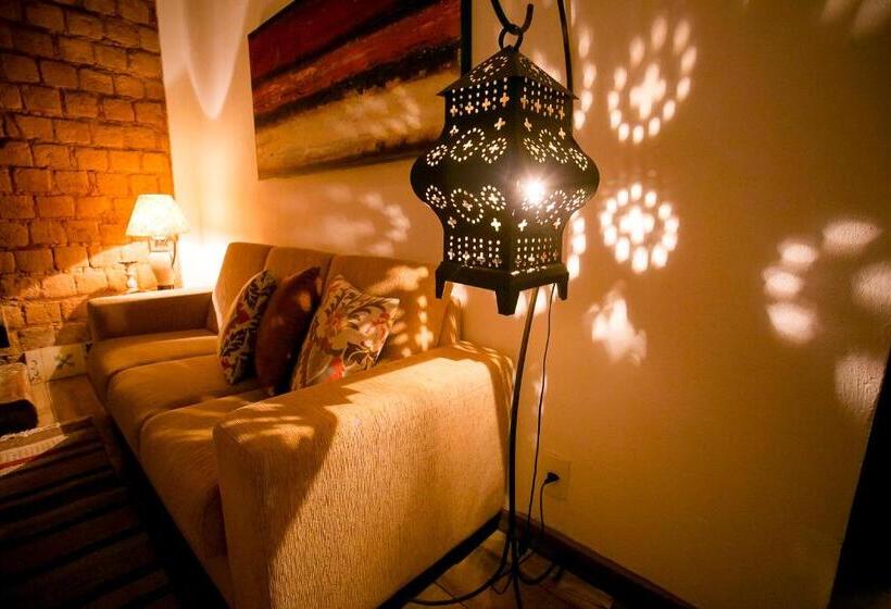 اتاق خانوادگی, Pouso Do Bichinho 1