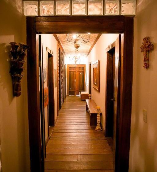 اتاق خانوادگی با چشم‌انداز باغ, Pouso Do Bichinho 1