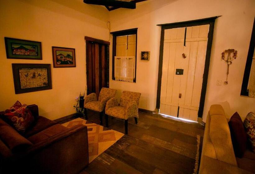 اتاق خانوادگی با چشم‌انداز باغ, Pouso Do Bichinho 1