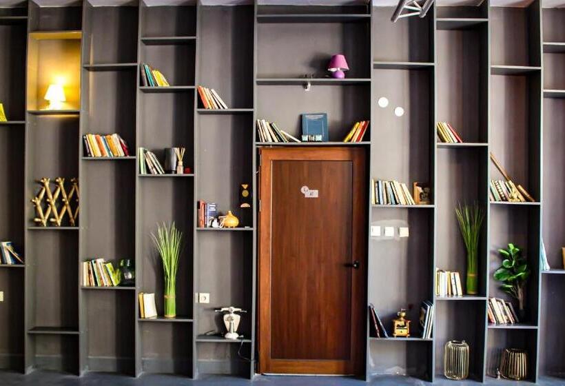 إستديو قياسى مزود بشرفة, R34 Boutique Guest House