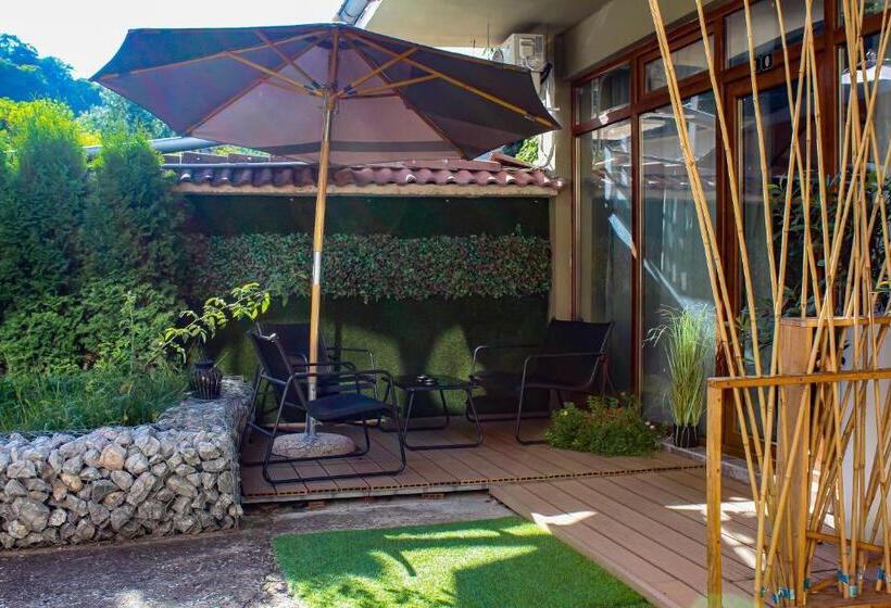استودیوی سوپریور, R34 Boutique Guest House