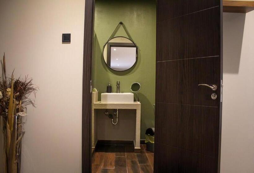 استودیوی سوپریور, R34 Boutique Guest House