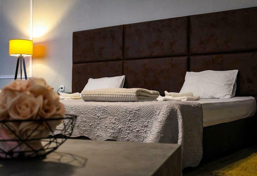 إستديو قياسى مزود بشرفة, R34 Boutique Guest House