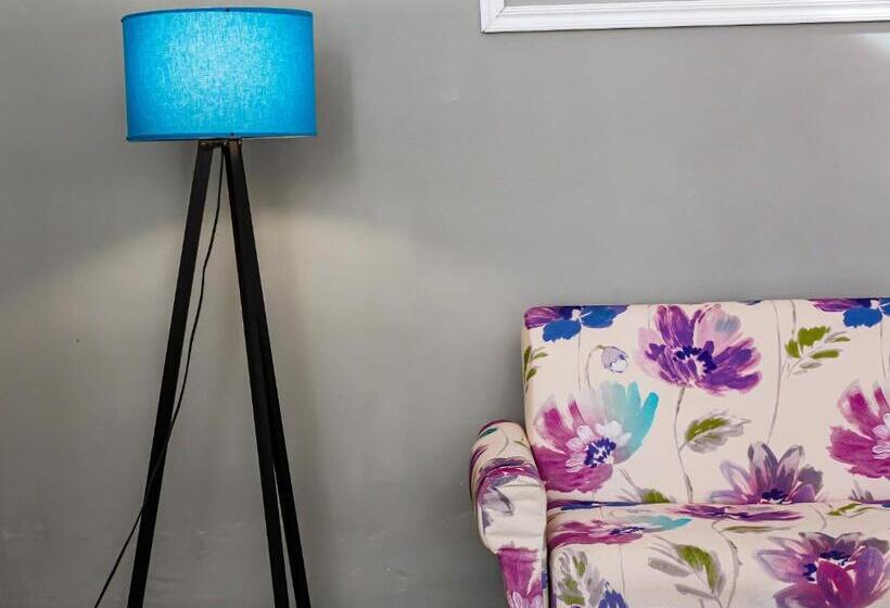 إستديو قياسى مزود بشرفة, R34 Boutique Guest House