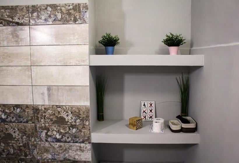 إستديو قياسى مزود بشرفة, R34 Boutique Guest House