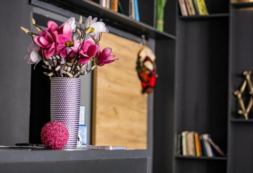 استودیوی لوکس, R34 Boutique Guest House