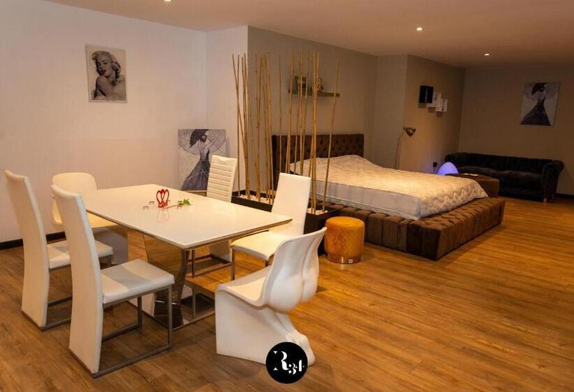 إستوديو سوبيريور, R34 Boutique Guest House