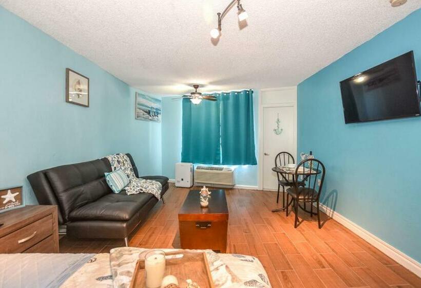 إستديو قياسى مزود بشرفة, Daytona Condo With Beautiful Ocean And City View