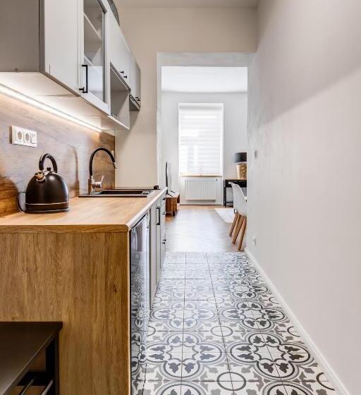 جناح ديلوكس, Design Pension Twenty 20