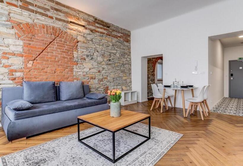 جناح ديلوكس, Design Pension Twenty 20