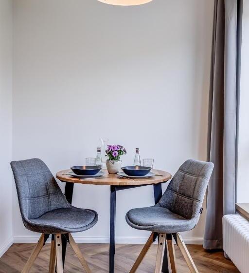 شقة غرفة واحدة, Design Pension Twenty 20