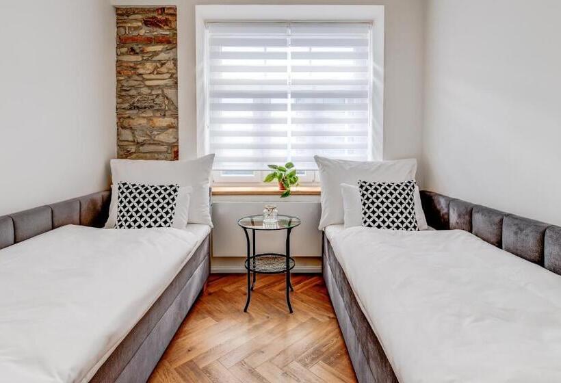 شقة غرفة واحدة, Design Pension Twenty 20