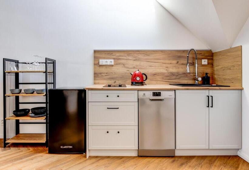 جناح ديلوكس, Design Pension Twenty 20