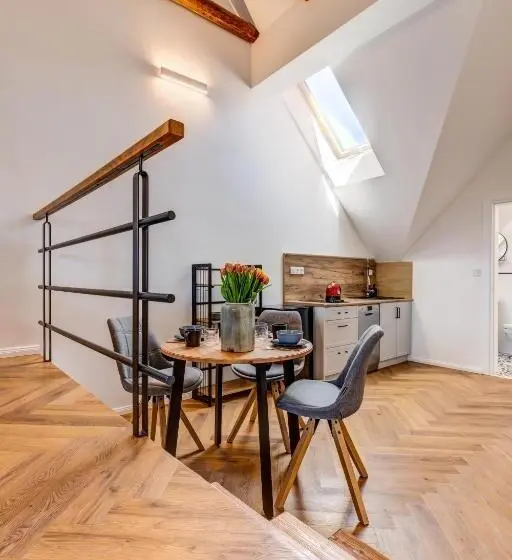 デラックススイート, Design Pension Twenty 20