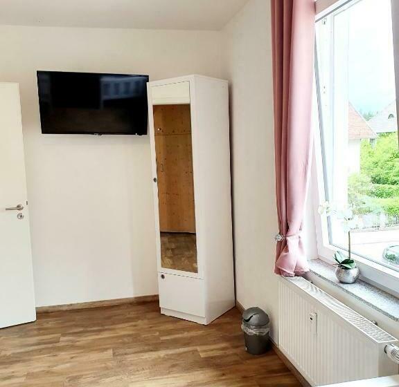 اتاق استاندارد با سرویس بهداشتی مشترک, My Hostel Füssen