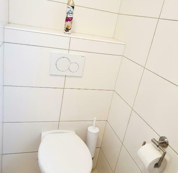 اتاق استاندارد سه تخته با سرویس بهداشتی مشترک, My Hostel Füssen