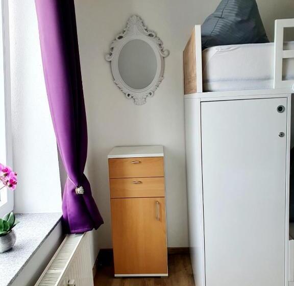 Номер Стандарт Четырехместный Совместный Санузел, My Hostel Füssen