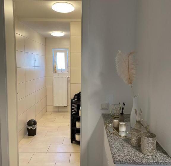 اتاق استاندارد با سرویس بهداشتی مشترک, My Hostel Füssen