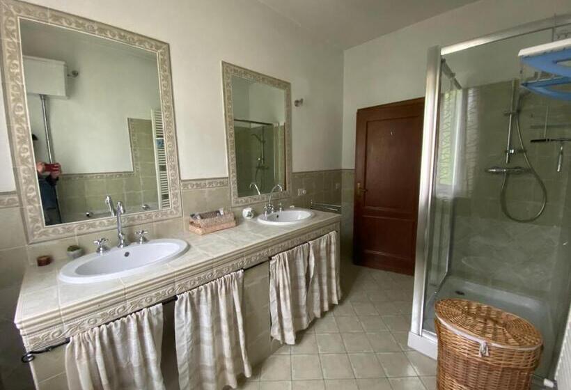Номер Стандарт Совместная Ванная, Casa Degli Eroi