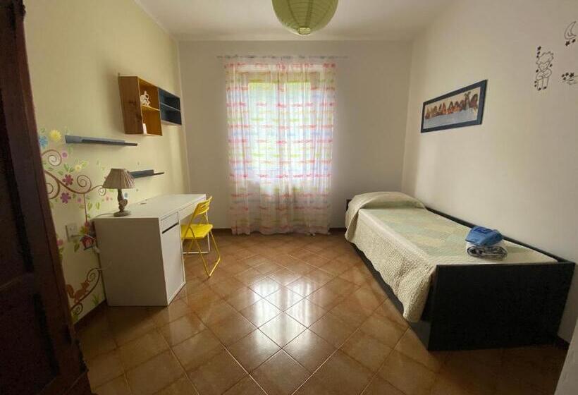 חדר סטנדרט חדר אמבטיה משותף, Casa Degli Eroi