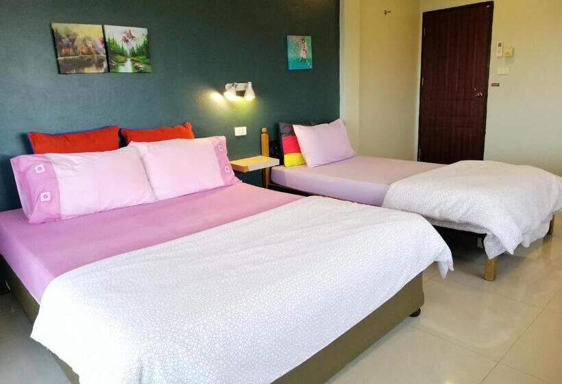 Quarto Familiar Deluxe, ศรีกรุงดีลักซ์โฮเตล