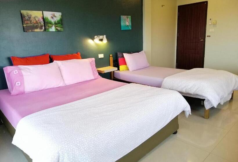 Quarto Familiar Deluxe, ศรีกรุงดีลักซ์โฮเตล