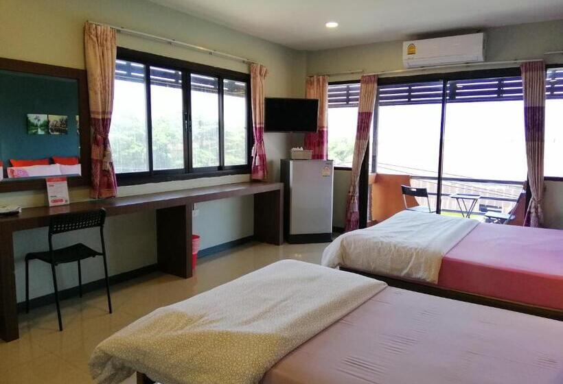 Quarto Familiar Deluxe, ศรีกรุงดีลักซ์โฮเตล
