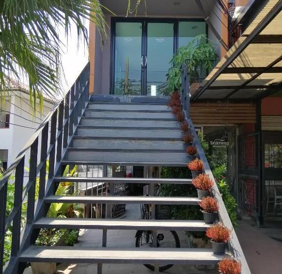 Quarto deluxe, ศรีกรุงดีลักซ์โฮเตล