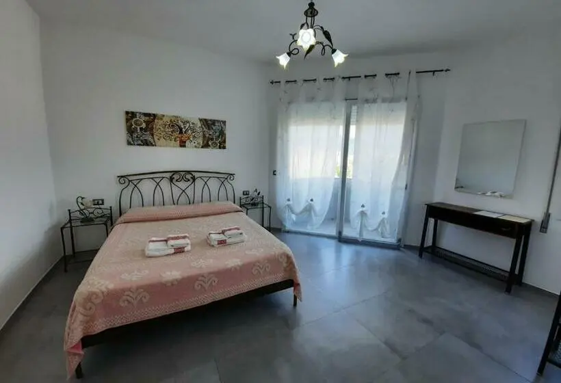 Habitació Triple Estàndard amb Balcó, B&b Centrale
