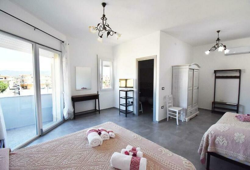 غرفة قياسية ثلاثية مزودة بشرفة, B&b Centrale