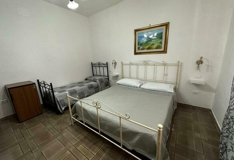 اتاق راحتی سه تخته, B&b Villa Grazia