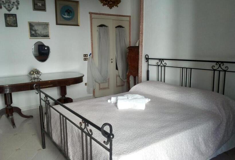 سوئیت با بالکن, Gran Relais De Charme A.rosbenmar