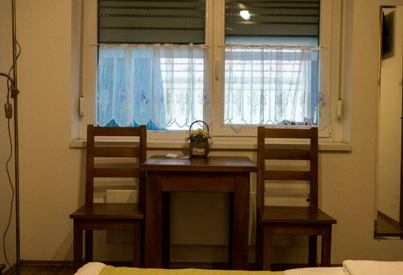 Номер Стандарт, Mamutfenyő Panzió