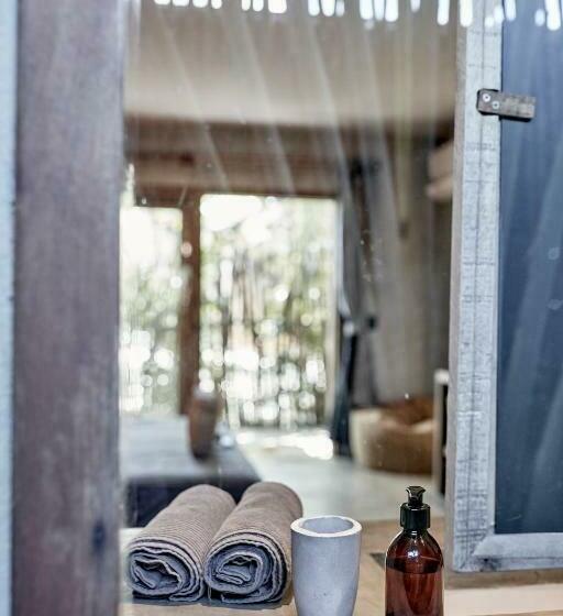 جناح مزود بتراس, Villa Mango Jeri