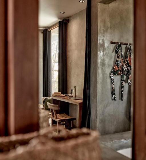 جناح مطلّ علي حمام السباحة, Villa Mango Jeri