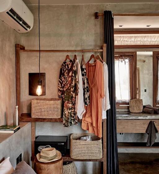 جناح مطلّ علي حمام السباحة, Villa Mango Jeri