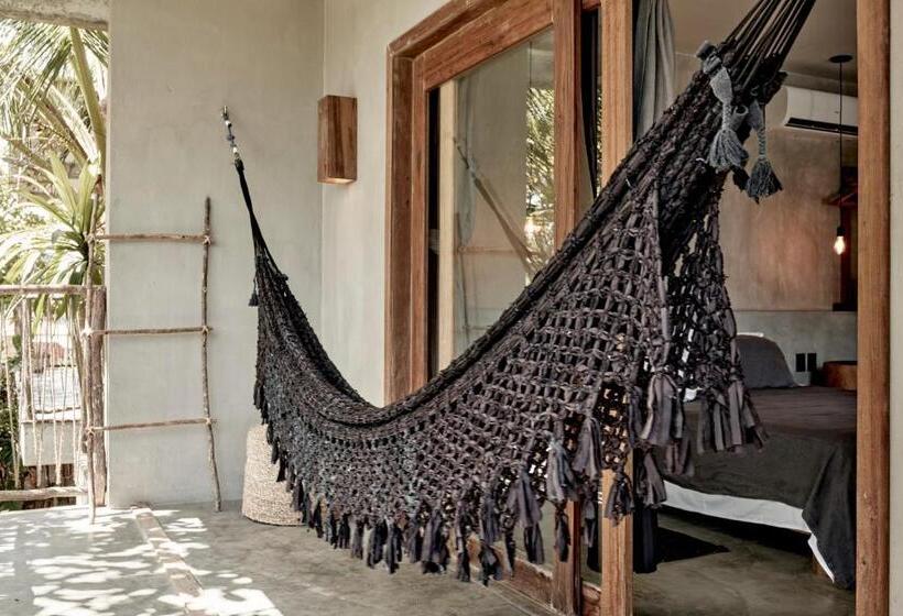 جناح مطلّ علي حمام السباحة, Villa Mango Jeri