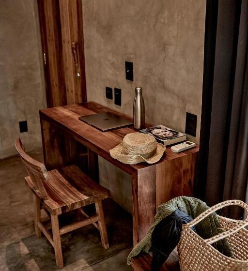 جناح مطلّ علي حمام السباحة, Villa Mango Jeri