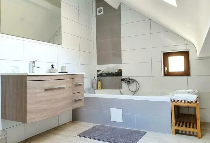 اتاق استاندارد, Les étangs Du Thioux Guest House