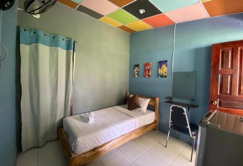 スタンダードトリプルルーム, เชอโคว์ เชอโคว์ โฮมสเตย์