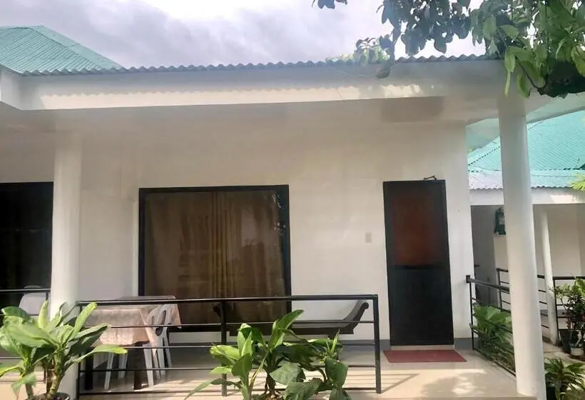 デラックスファミリールーム, Paguia’s Cottages