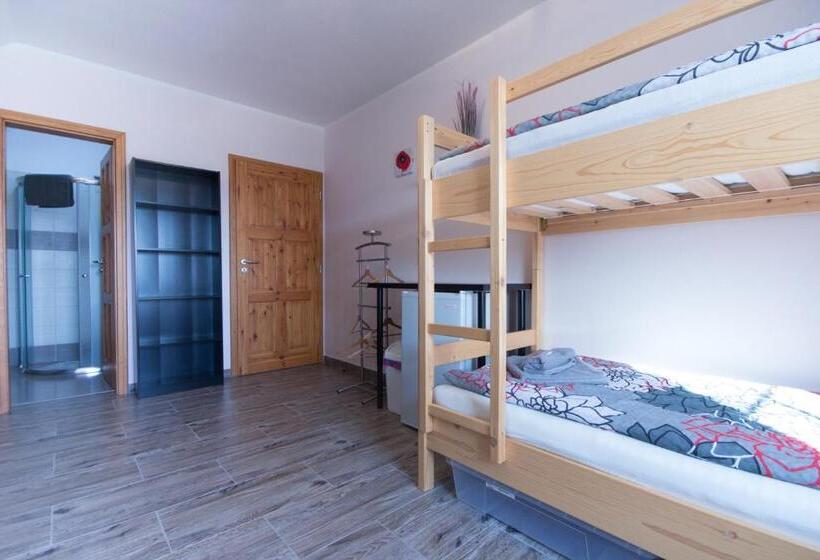 חדר סטנדרט לארבעה, Penzion A Vinařství Lelíkovi