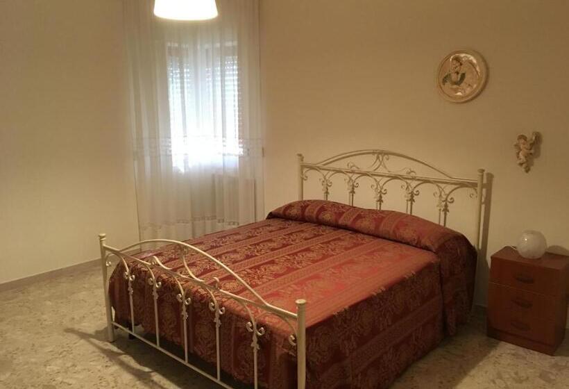 スタンダードトリプルルーム, B&b Al Campanile