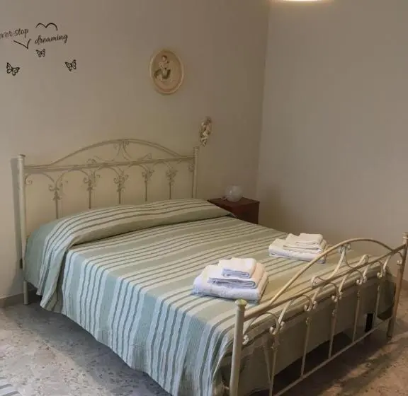 اتاق استاندارد سه نفره, B&b Al Campanile
