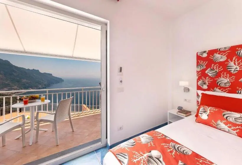 اتاق لوکس با بالکن و چشم‌انداز دریا, Gala Residence Villa Giovanna
