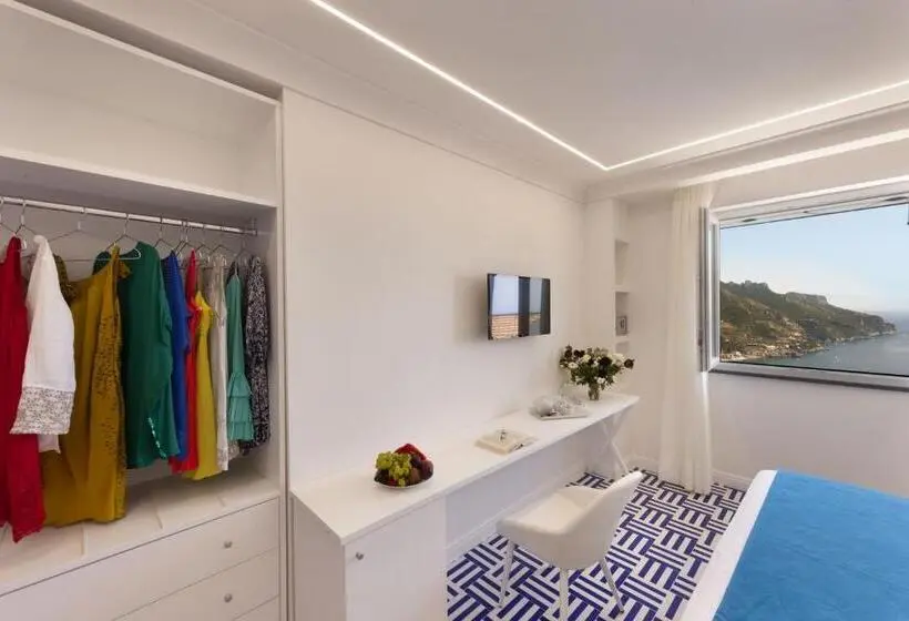اتاق سه نفره سوپریور با چشم‌انداز دریا, Gala Residence Villa Giovanna