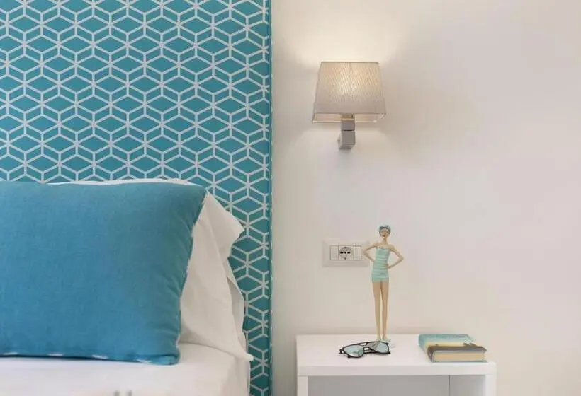 اتاق استاندارد چهار تخته با چشم‌انداز دریا, Gala Residence Villa Giovanna
