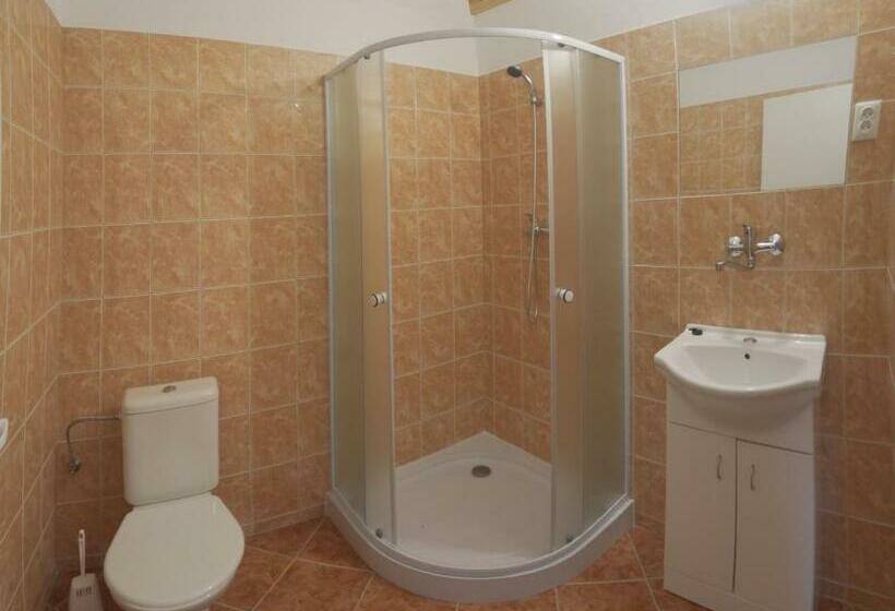 דירת חדר, Blatský Dvůr