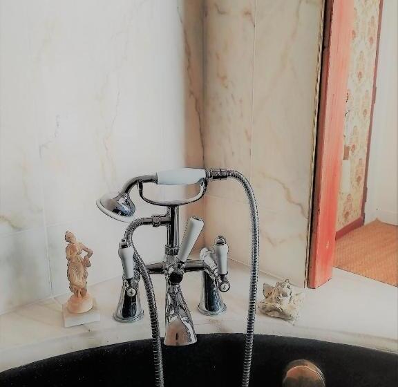 غرفة قياسية مزوَّدة بجاكوزي, Château De La Tourlandry